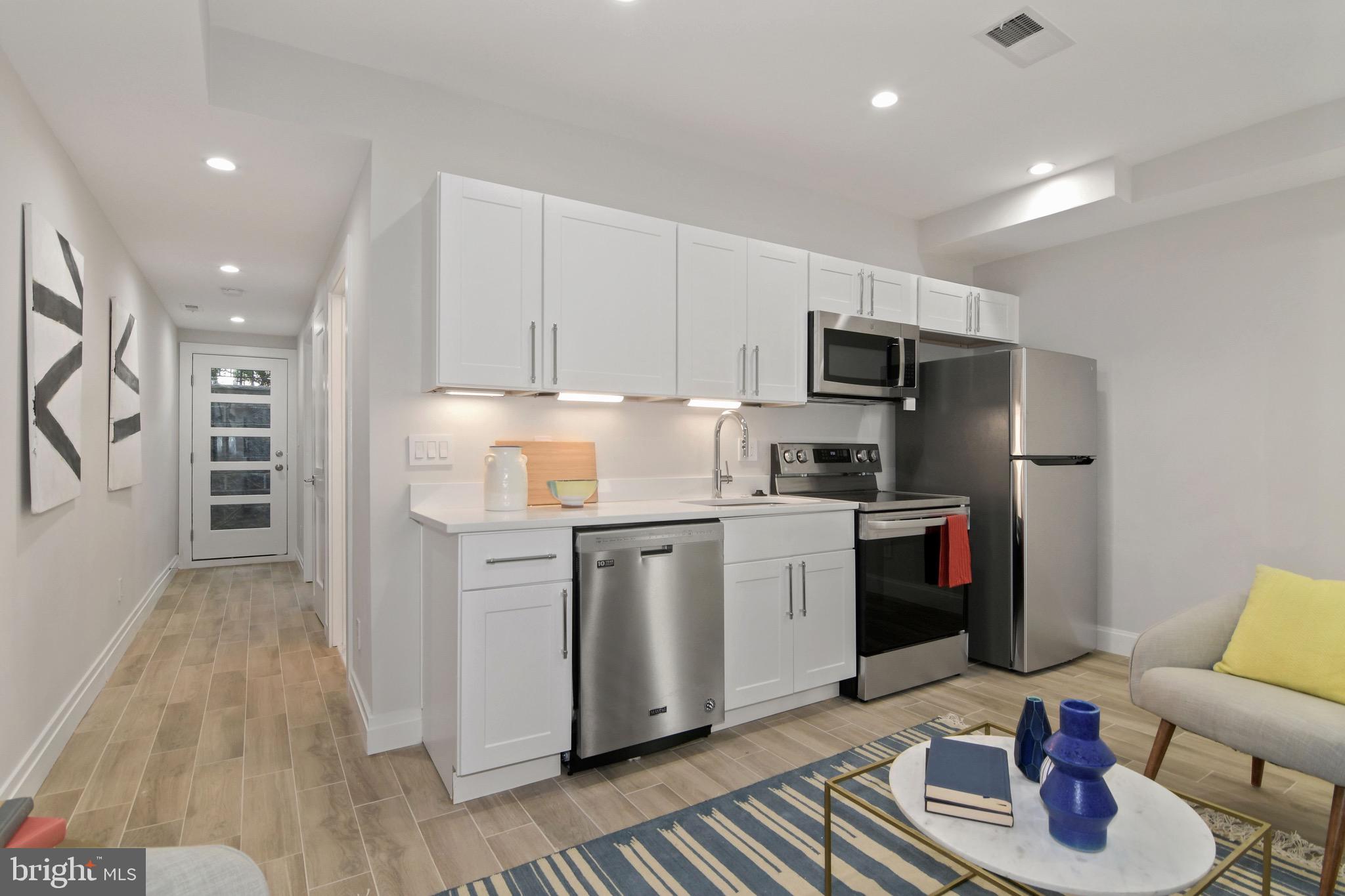 16 18th Street Southeast Washington, DC 20003 - Photo 28 of 33 Apartment- Kitchen