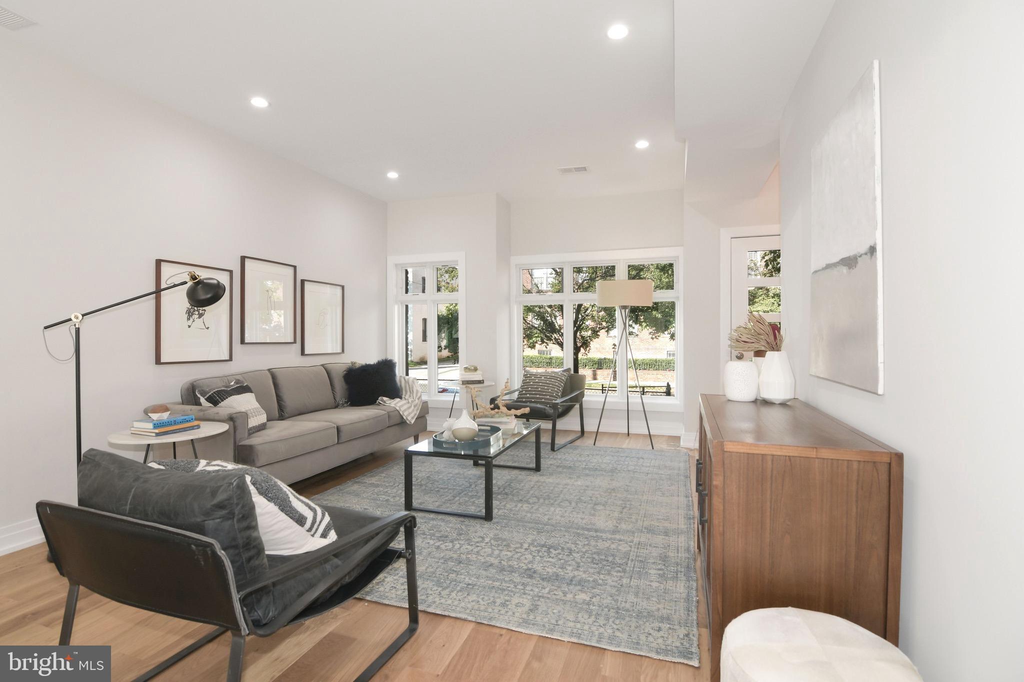 16 18th Street Southeast Washington, DC 20003 - Photo 3 of 33 Living Room