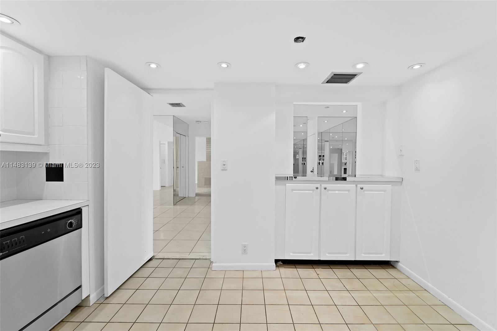 151 Crandon Boulevard, Unit 422 Key Biscayne, FL 33149 - Photo 16 of 38 a view of a livingroom with an empty space