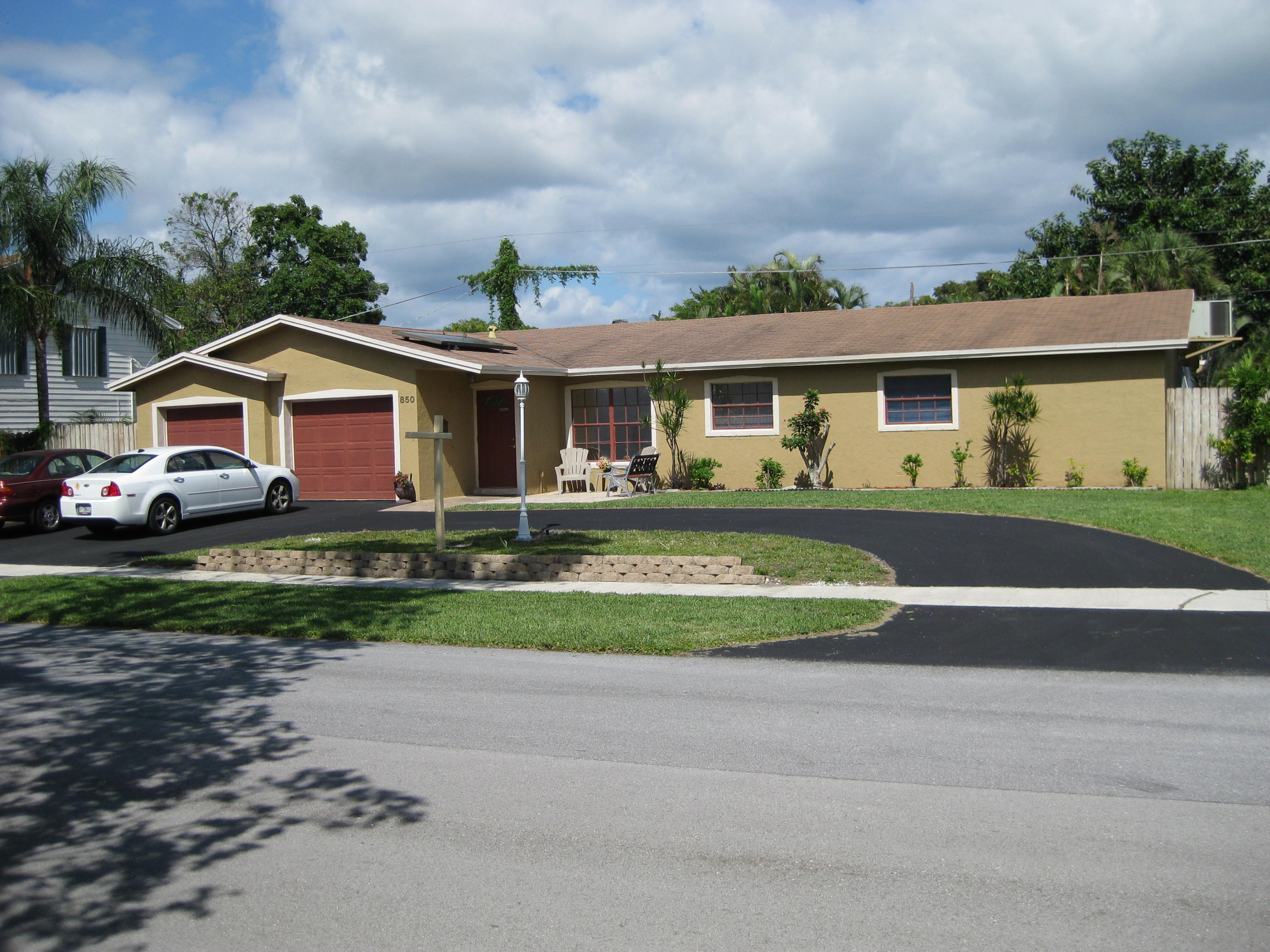 850 Northwest 17th Avenue Boca Raton, FL 33486 - Photo 1 of 13 Front