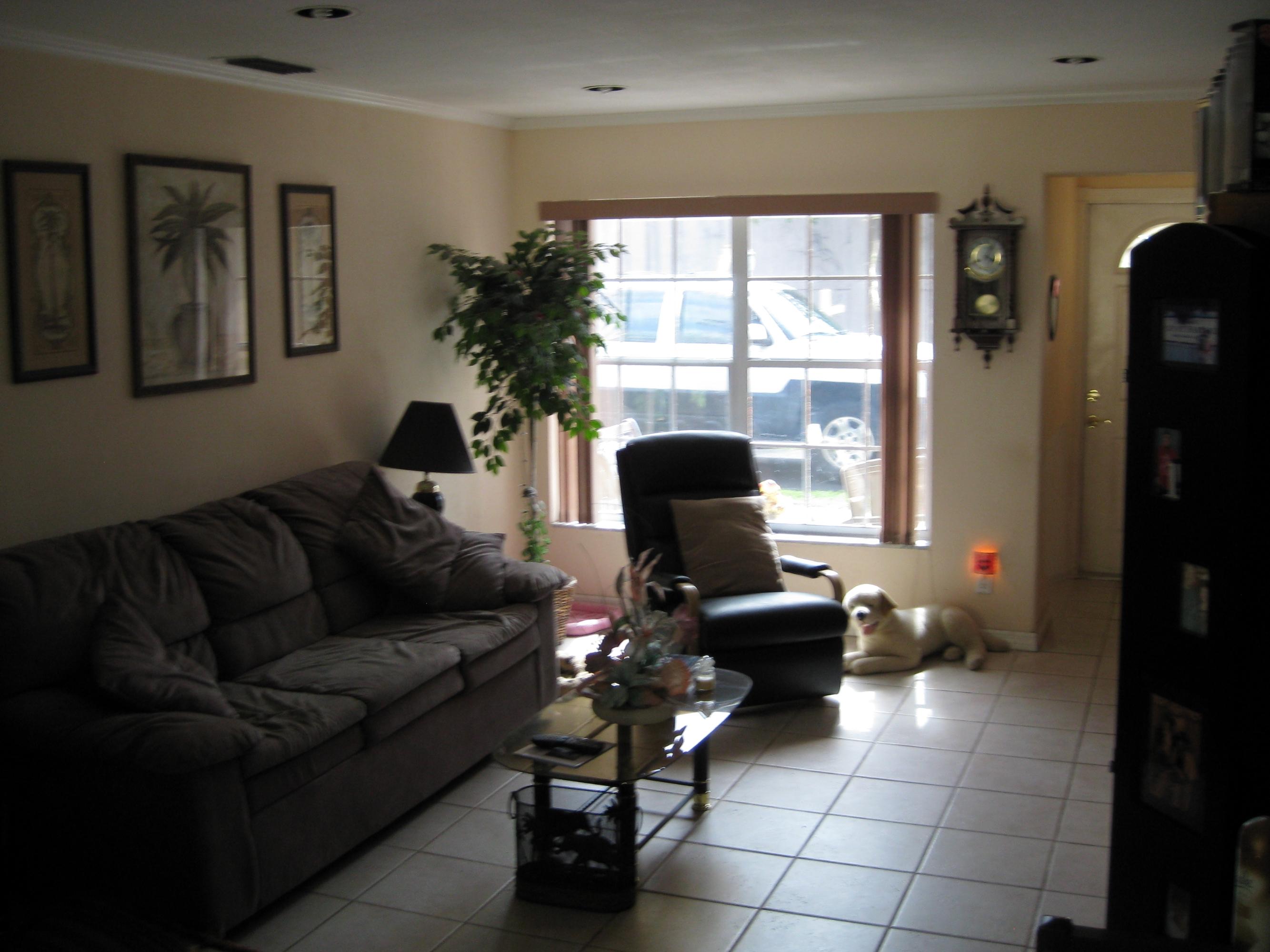 850 Northwest 17th Avenue Boca Raton, FL 33486 - Photo 4 of 13 Living Room