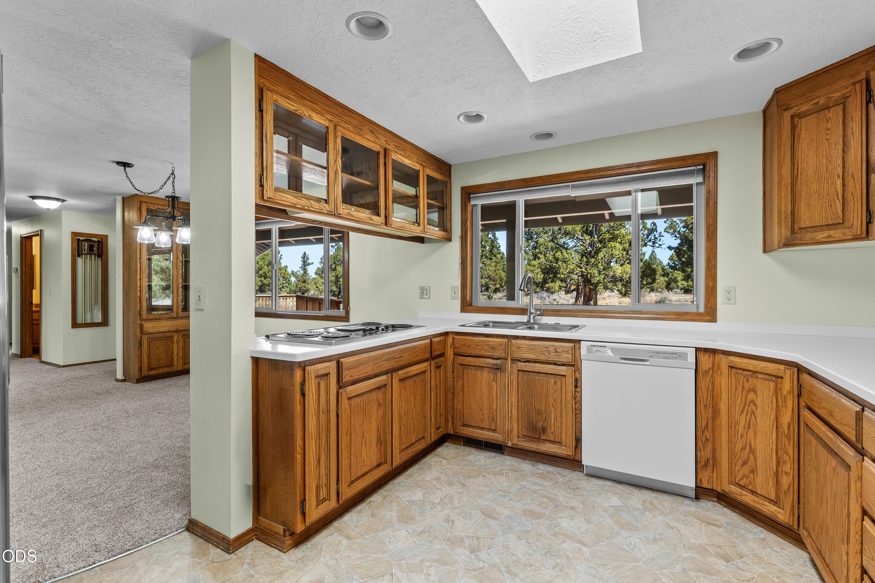 64741 Sylvan Loop Bend, OR 97701 - Photo 9 of 38 Gallery Image 9