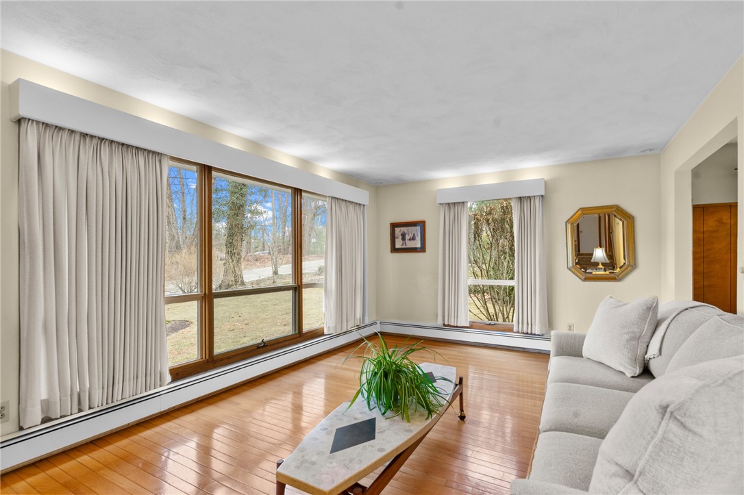 21 Colonial Road Scituate, RI 02857 - Photo 5 of 36