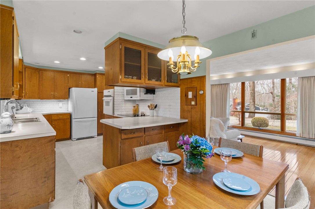 21 Colonial Road Scituate, RI 02857 - Photo 8 of 36