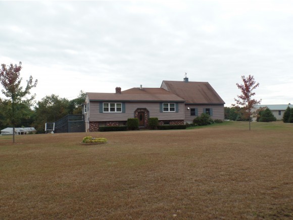 119 Kelsey Road Nottingham, NH 03290 - Photo 2 of 17