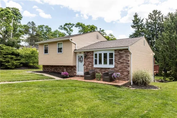 $383,500 | 419 Patsy Drive, Gibsonia, PA 15044