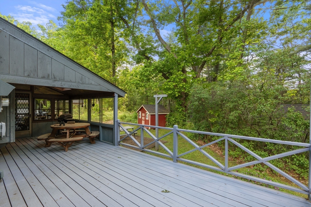 1 Leno Road Sturbridge, MA 01566 - Photo 18 of 33