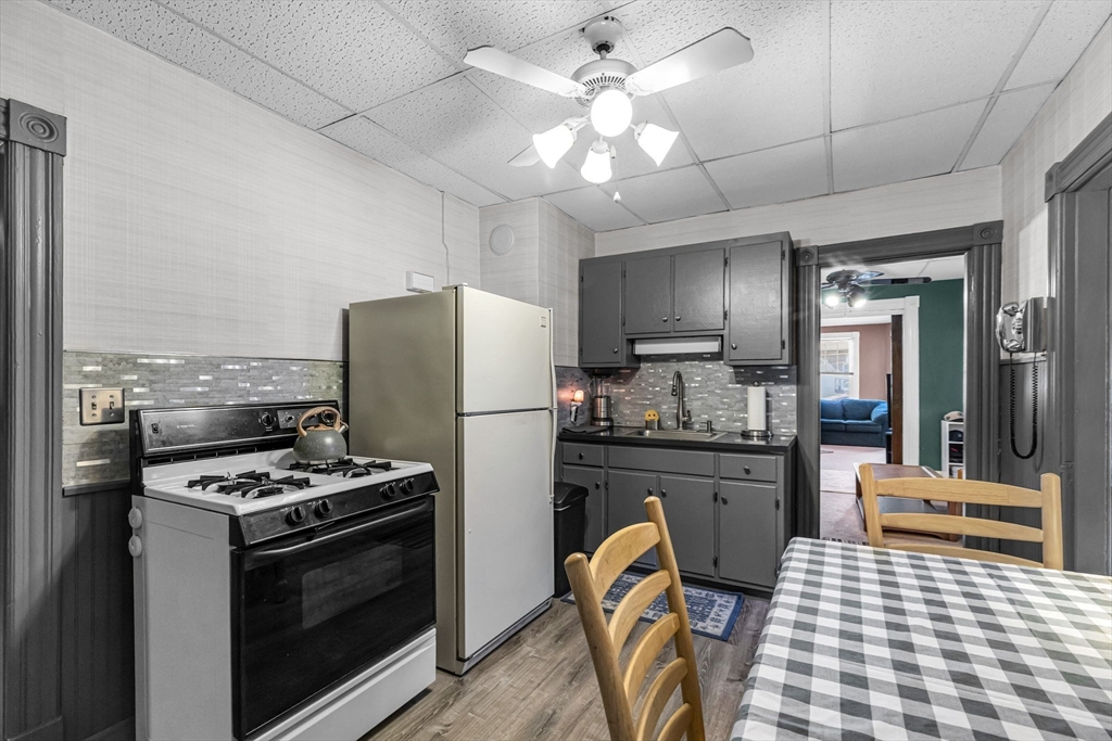 18 Wendell Place Springfield, MA 01105 - Photo 25 of 42