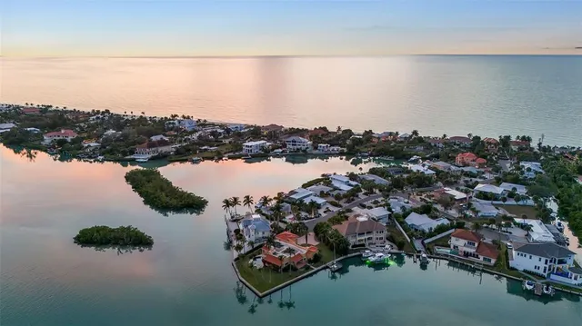 $2,395,000 | 922 Casey Cove Drive, Nokomis, FL 34275