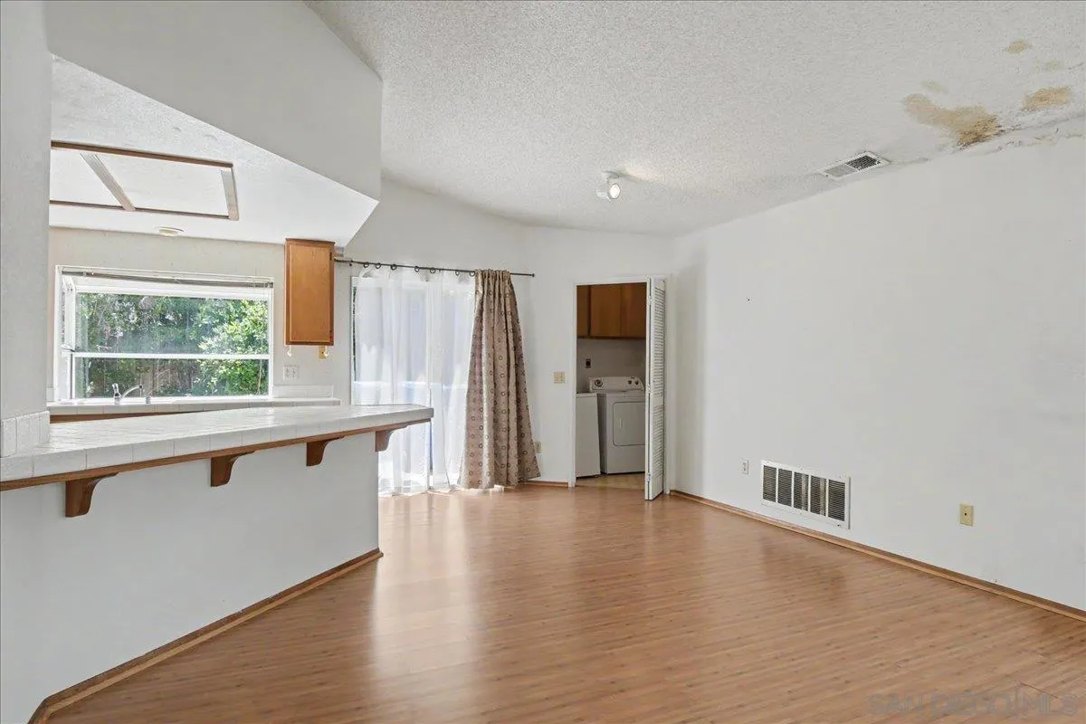1555 Del Mar Road Oceanside, CA 92057 - Photo 13 of 32