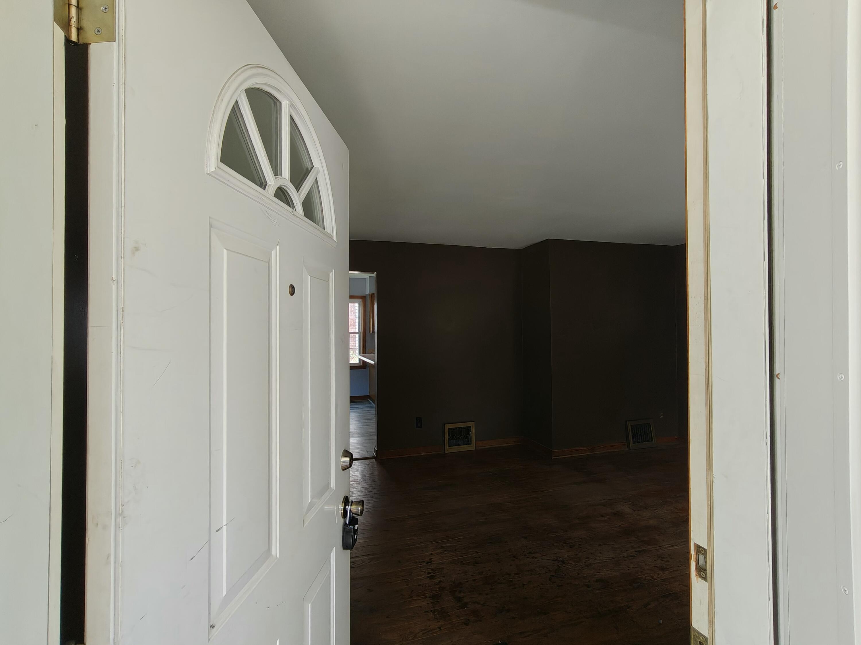 245 North Indiana Street Griffith, IN 46319 - Photo 4 of 30