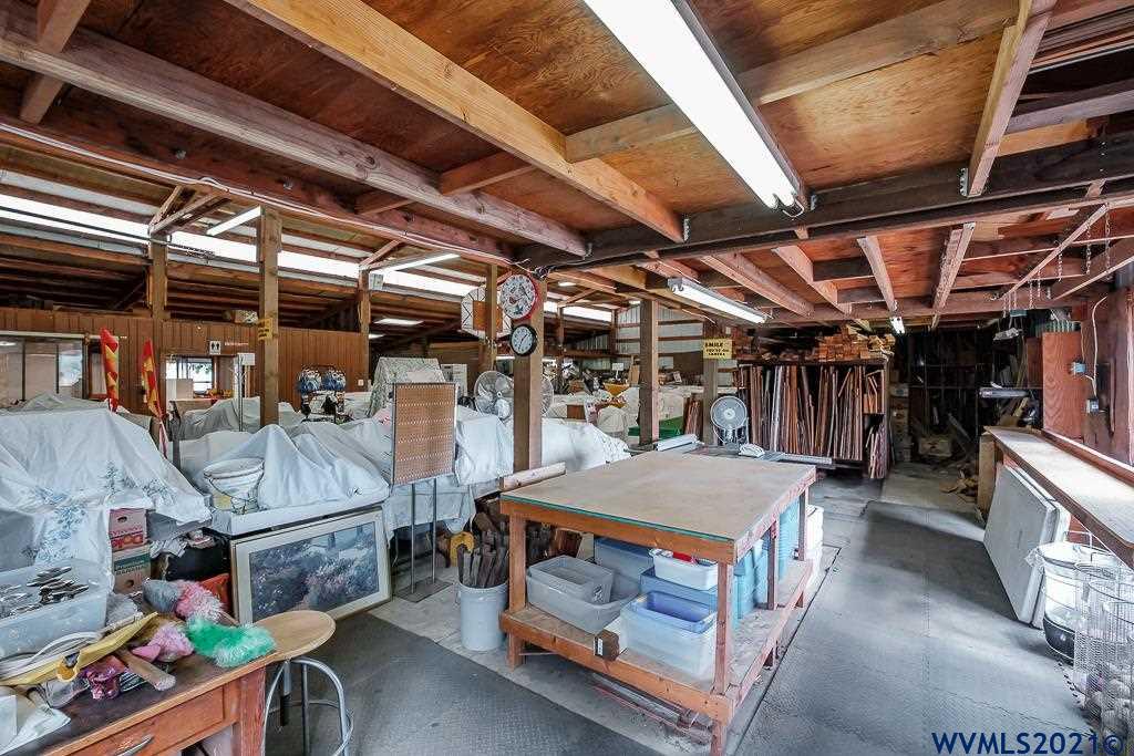130 Oak Villa Road Dallas, OR 97338 - Photo 15 of 42