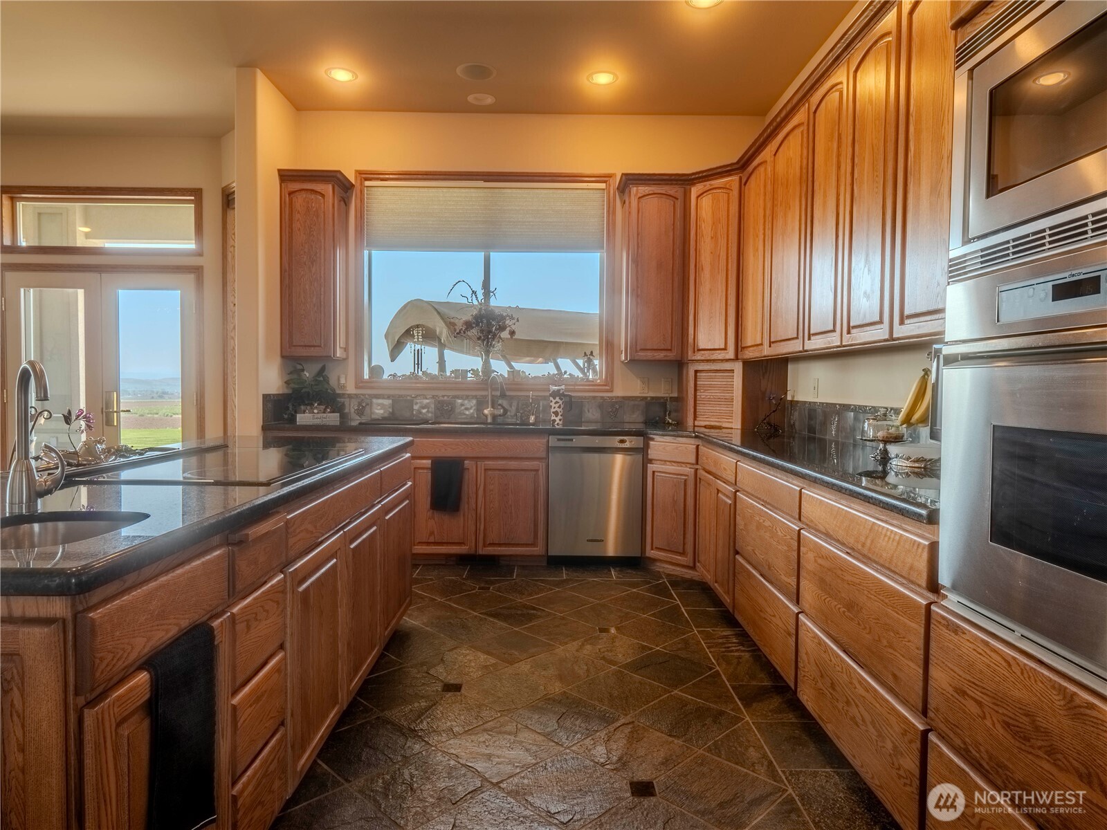 1050 Lewandowski Road Sunnyside, WA 98944 - Photo 18 of 40