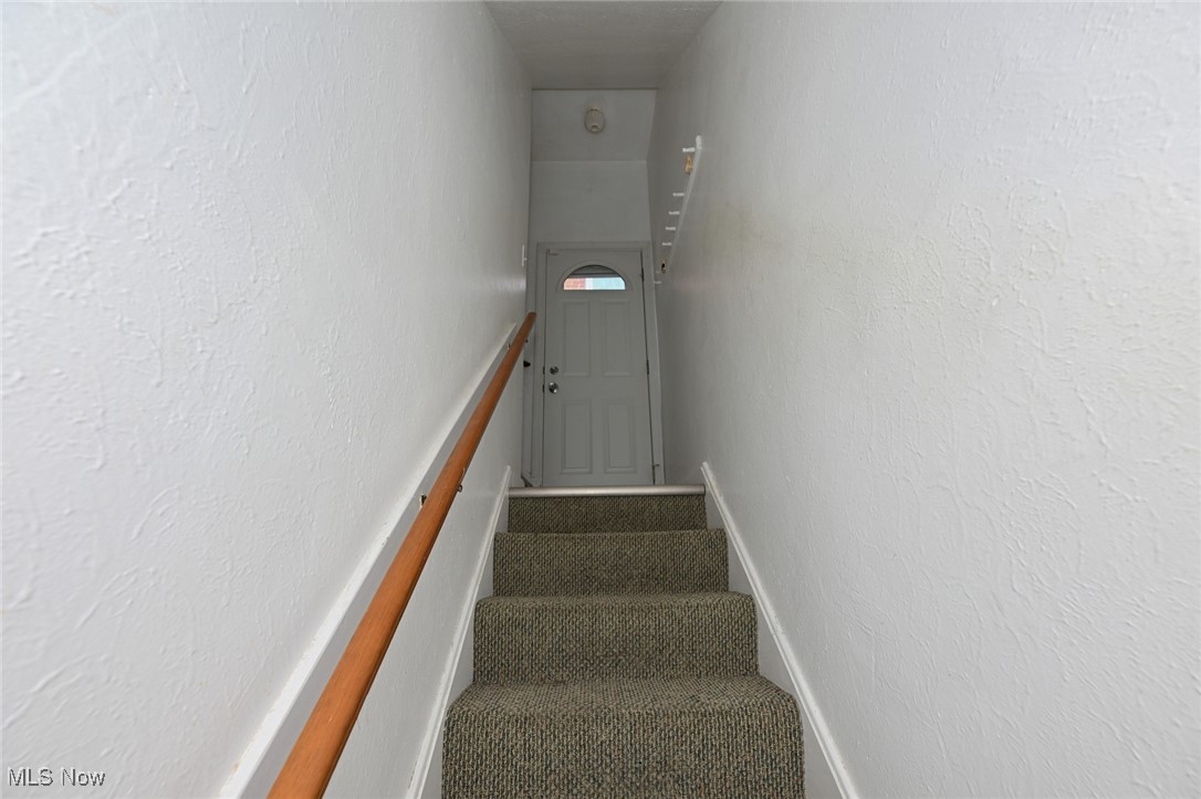 4166 Verona Road Cleveland, OH 44121 - Photo 20 of 43 View of stairway