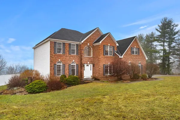 $999,900 | 115 Roosevelt Road, Weare, NH 03281