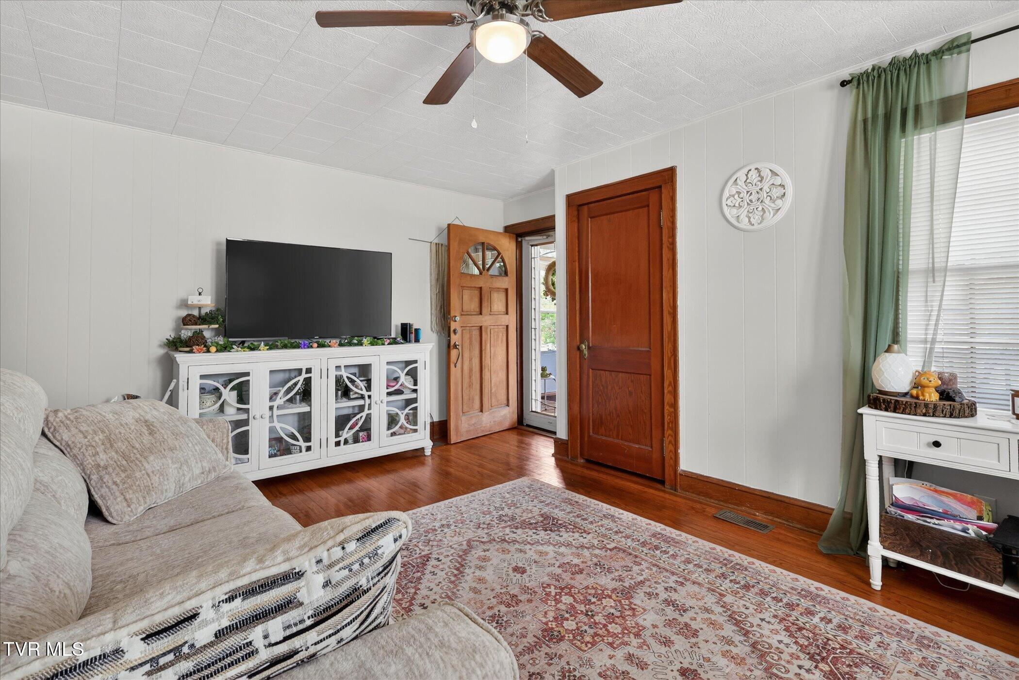 126 Buffalo Creek Road Johnson City, TN 37601 - Photo 7 of 26 10-126-Buffalo-Creek-Road-Johnson-City-W