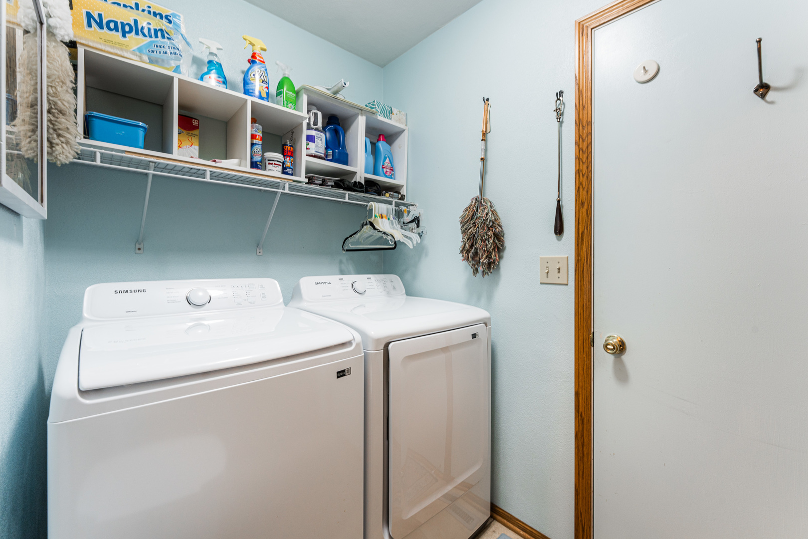 6646 North Point Road Rockford, IL 61108 - Photo 18 of 33 a utility room with dryer and washer