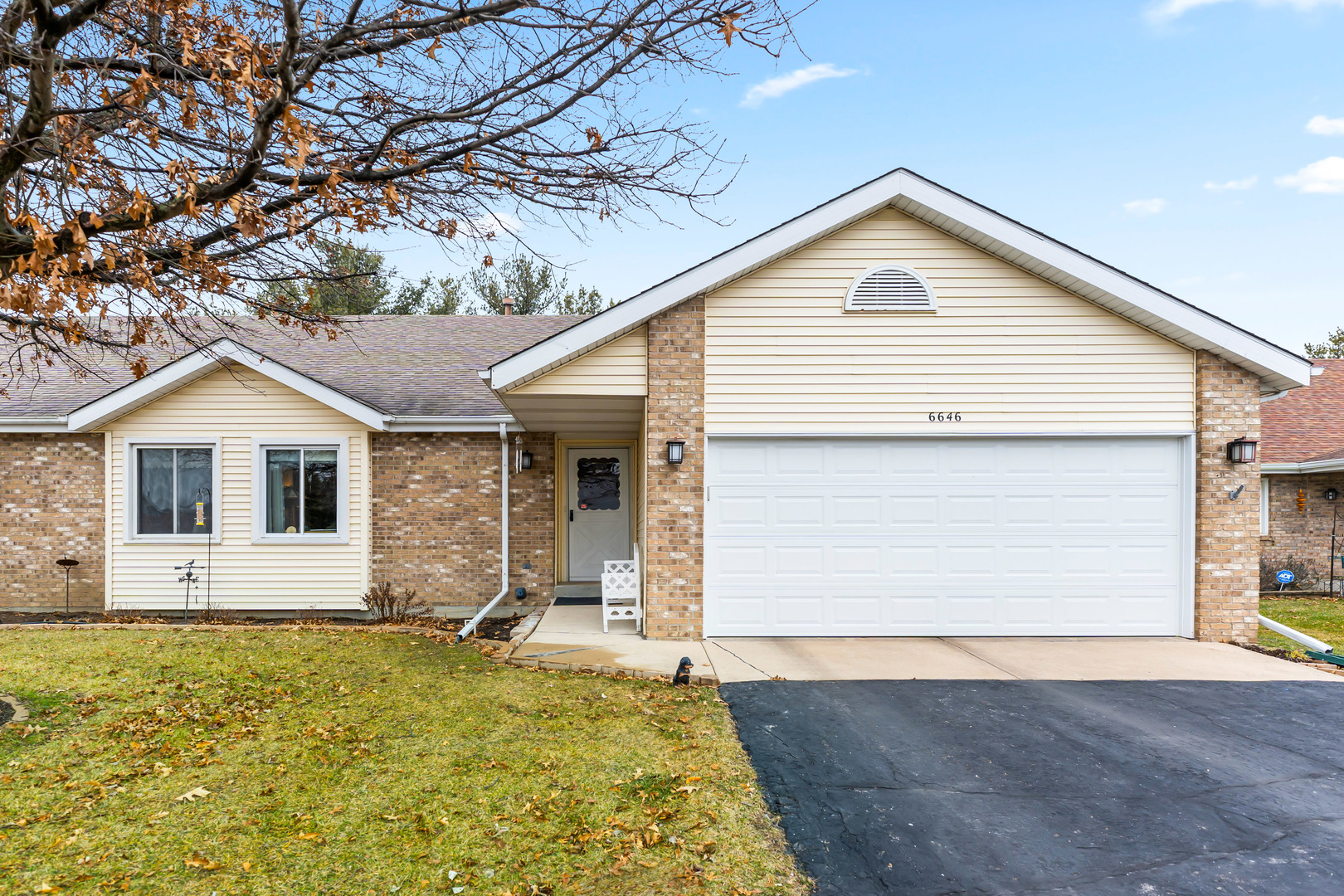 6646 North Point Road Rockford, IL 61108 - Photo 2 of 33 a front view of house with yard