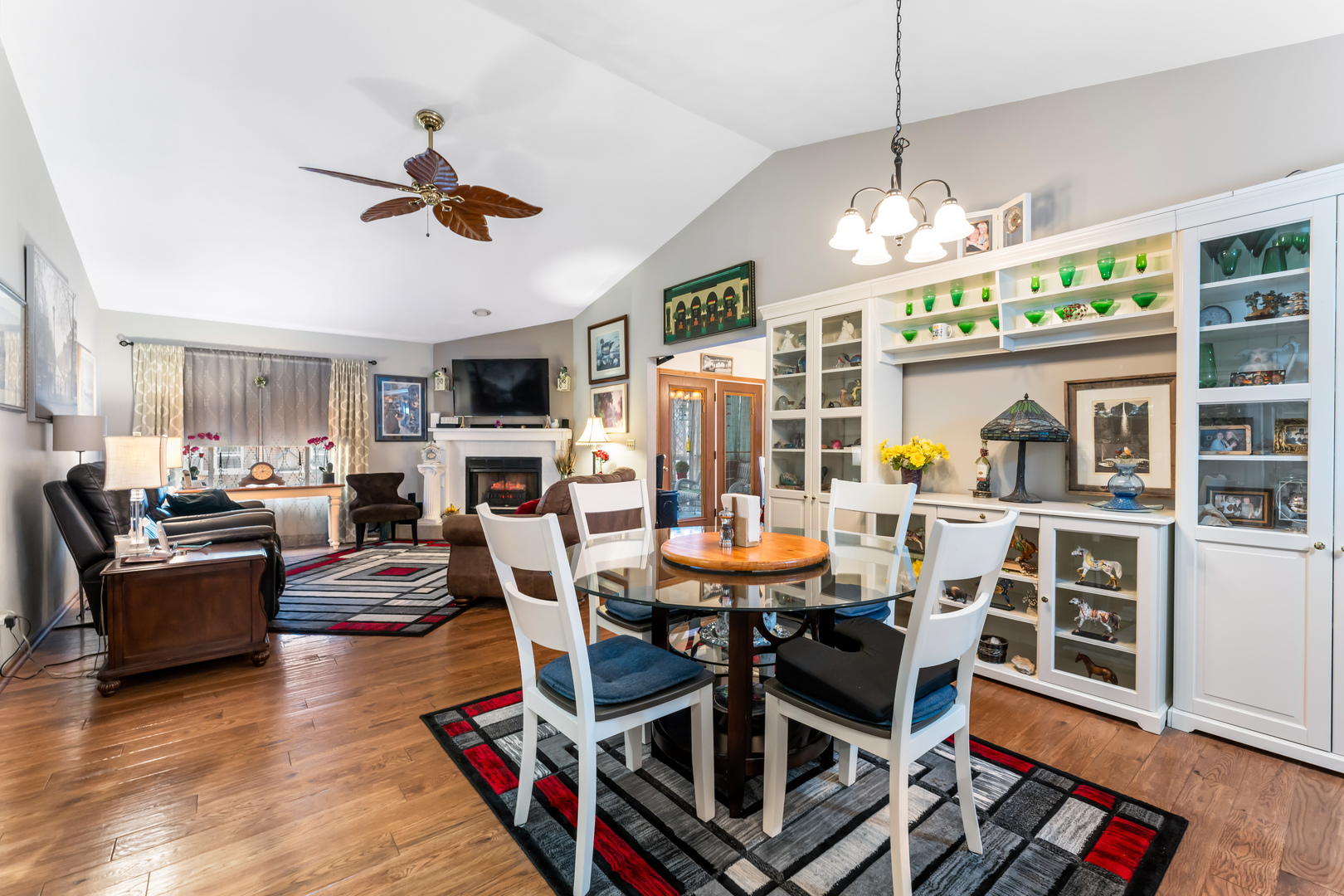 6646 North Point Road Rockford, IL 61108 - Photo 5 of 33 a view of a dining room with furniture a rug and wooden floor