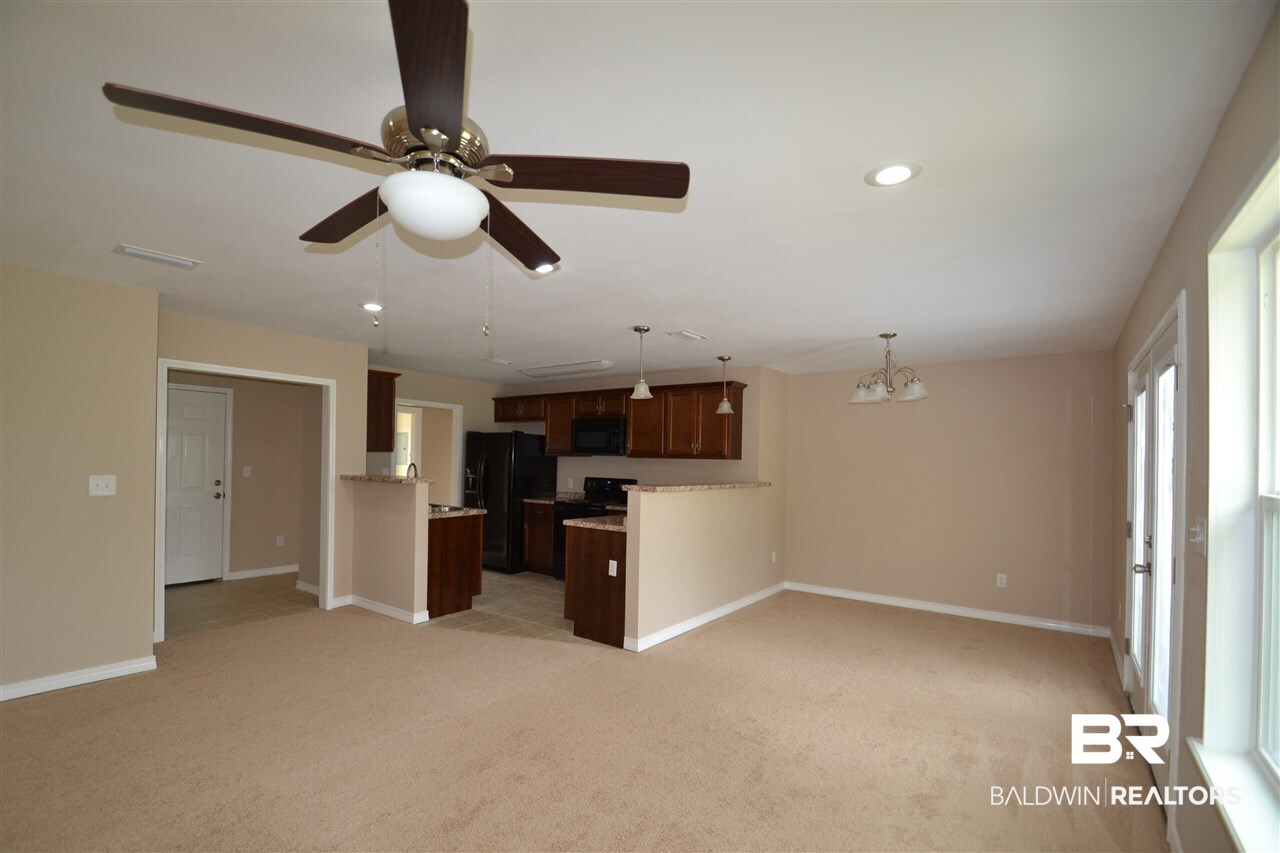 122 Eagle's Loop Robertsdale, AL 36567 - Photo 4 of 11