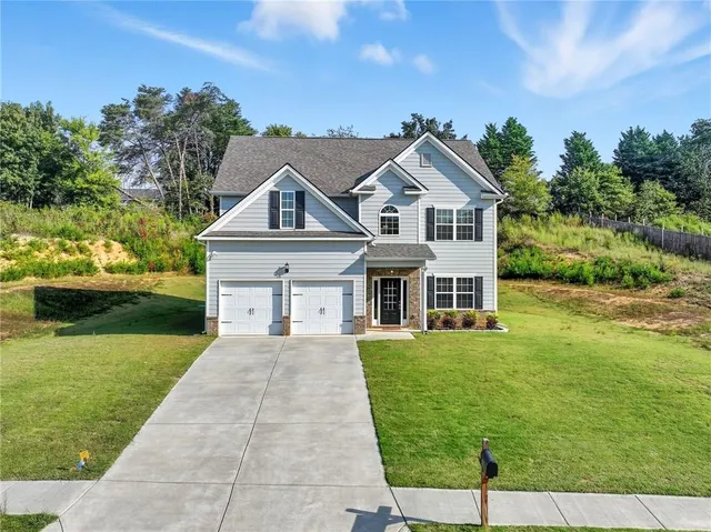 $2,200 | 33 North Village Circle, Rydal, GA 30171