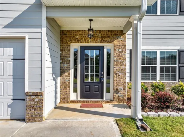 $2,200 | 33 North Village Circle, Rydal, GA 30171