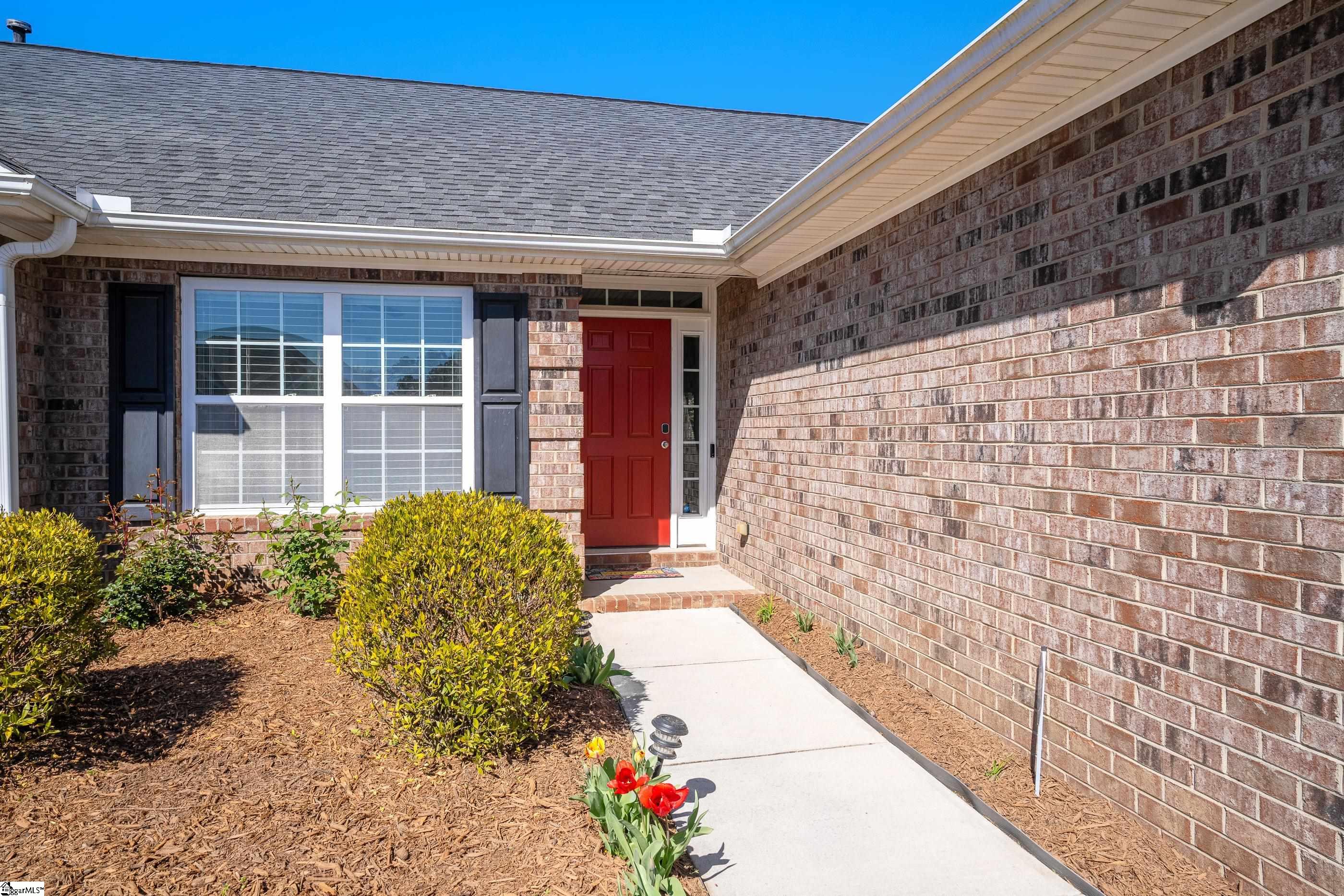 11 Cedarcrest Court Simpsonville, SC 29680 - Photo 3 of 31