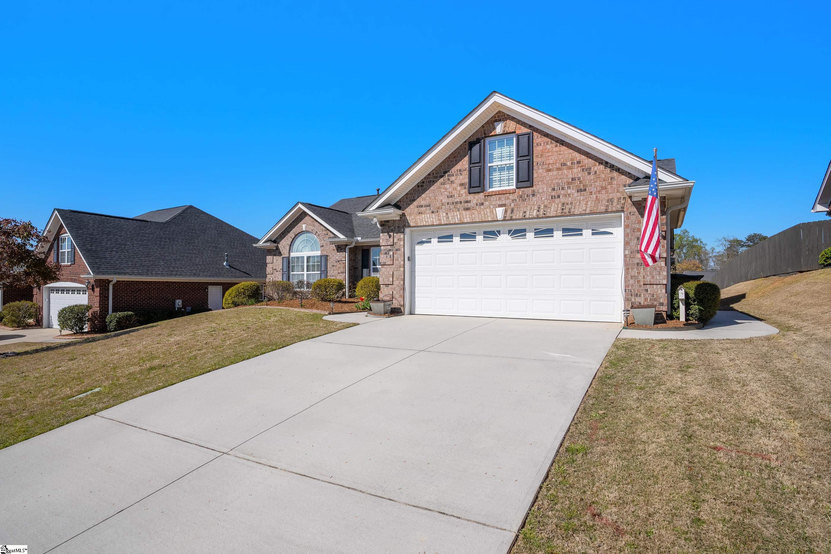 11 Cedarcrest Court Simpsonville, SC 29680 - Photo 4 of 31