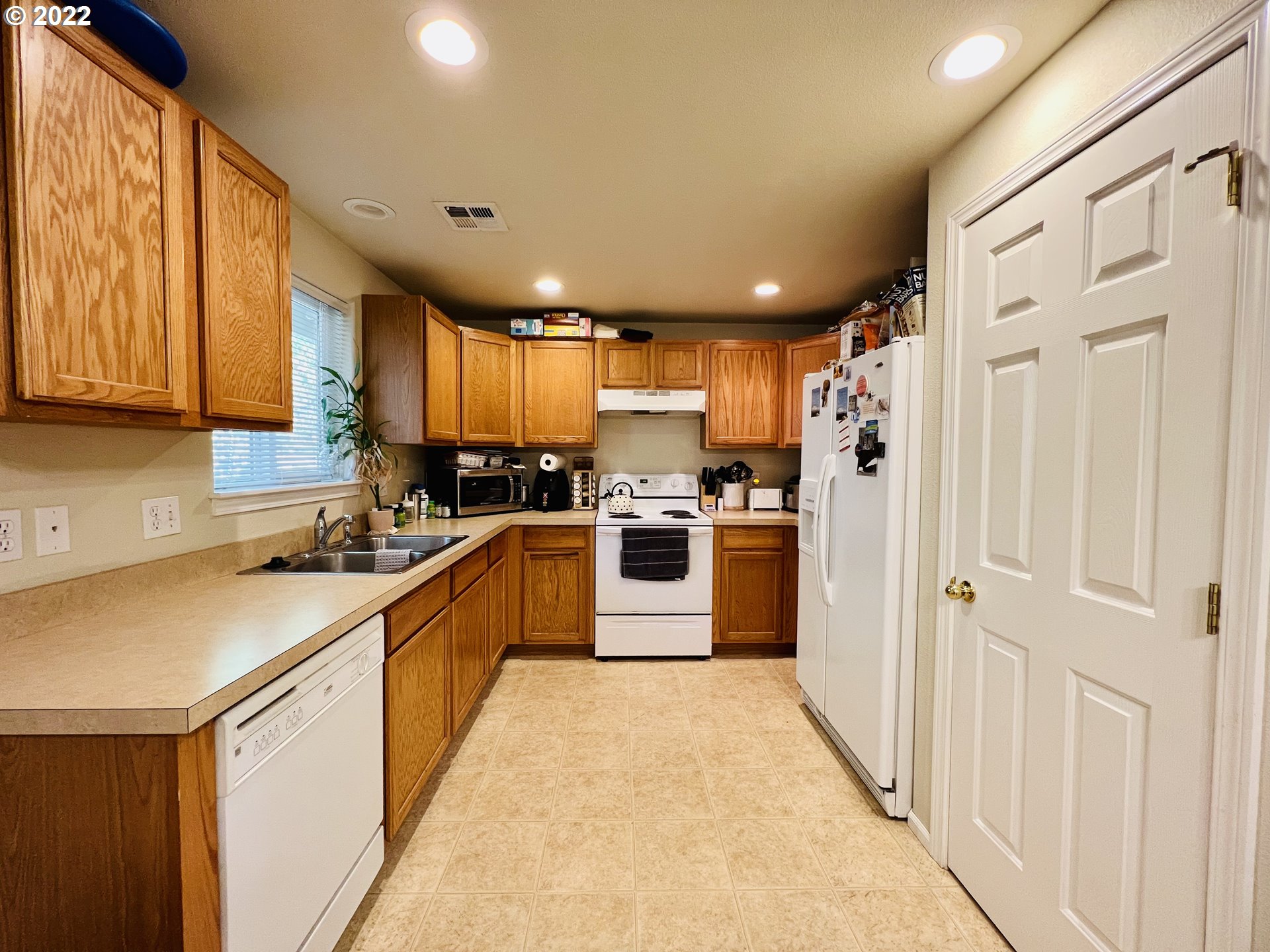 172 Northeast Rose Ridge Drive Winston, OR 97496 - Photo 12 of 19 Gallery Image 12