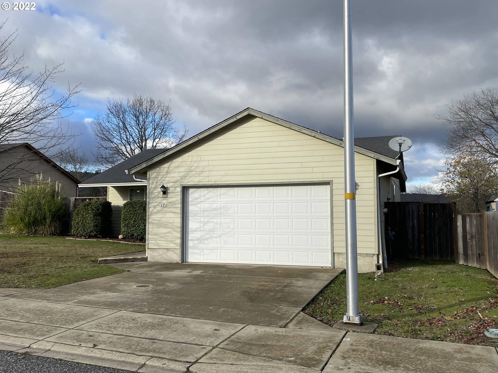 172 Northeast Rose Ridge Drive Winston, OR 97496 - Photo 2 of 19 Gallery Image 2
