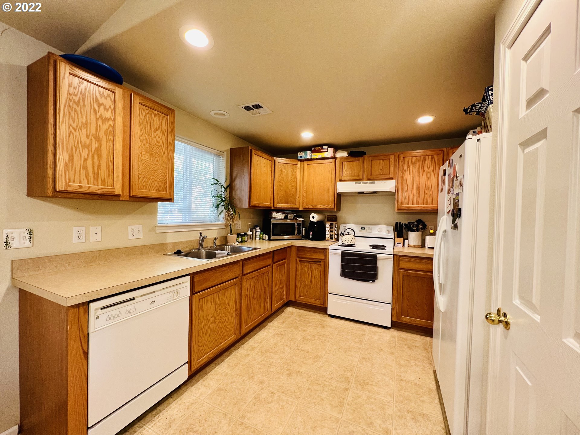 172 Northeast Rose Ridge Drive Winston, OR 97496 - Photo 10 of 19 Gallery Image 10