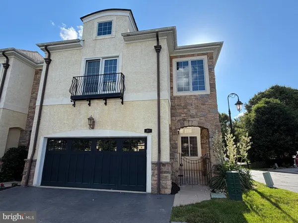 $549,900 | 25 Breyer Court, Unit 25E, Elkins Park, PA 19027