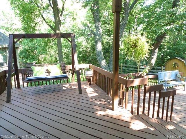 1660 Sexton Road Howell, MI 48843 - Photo 23 of 33 Rear decks.jpg