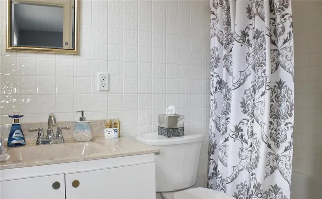 $1,225,000 | 2700 Northeast 57th Street, Fort Lauderdale, FL 33308