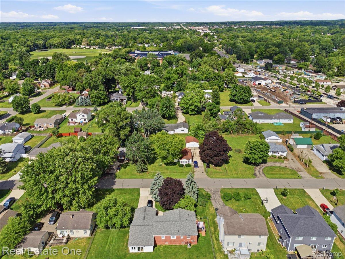 3003 Longview Avenue Rochester, MI 48307 - Photo 32 of 35 17-DJI_20260622104919_0337_D.jpg