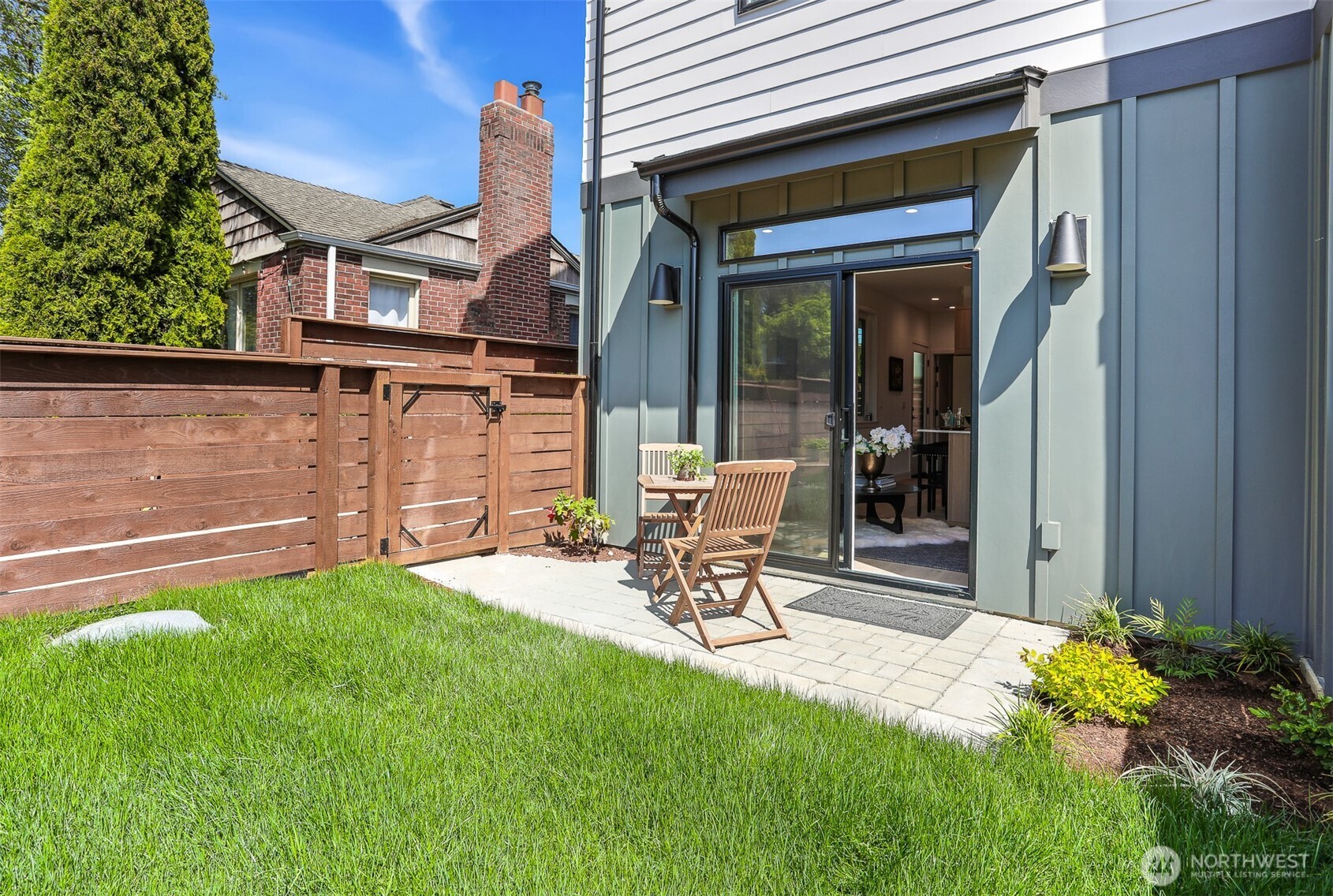 8330 24th Avenue Northwest Seattle, WA 98117 - Photo 25 of 38
