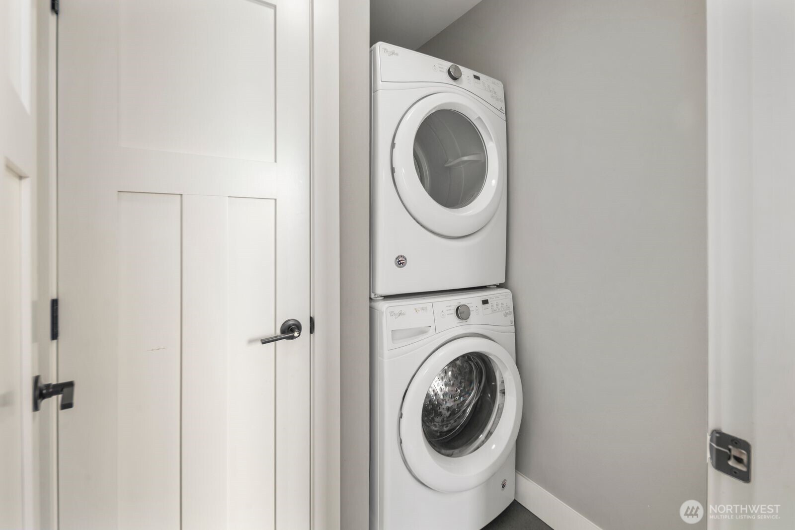 298 Bobcat Lane Chelan, WA 98816 - Photo 26 of 40 a utility room with dryer and washer