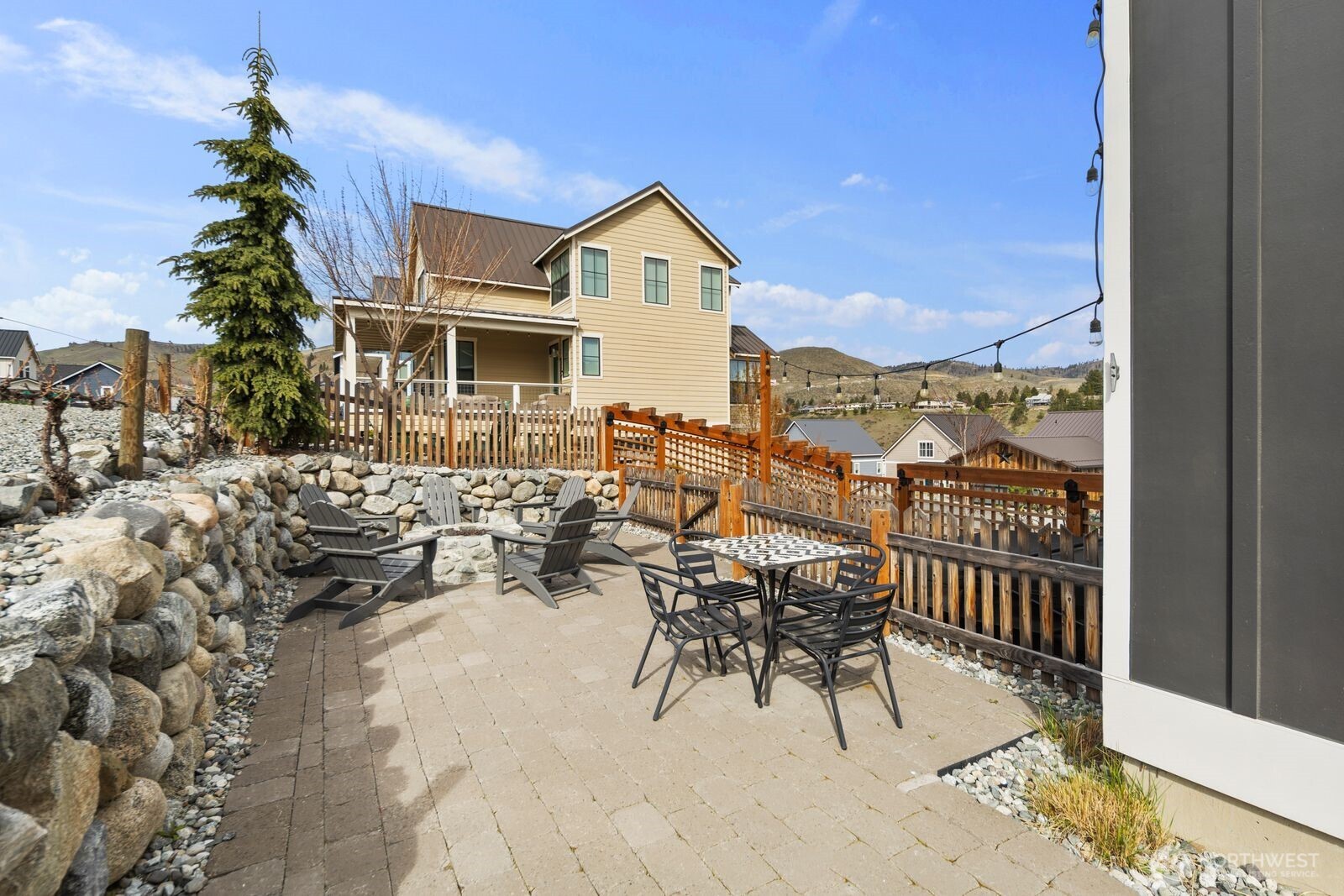 298 Bobcat Lane Chelan, WA 98816 - Photo 35 of 40 a view of a patio with a table and chairs