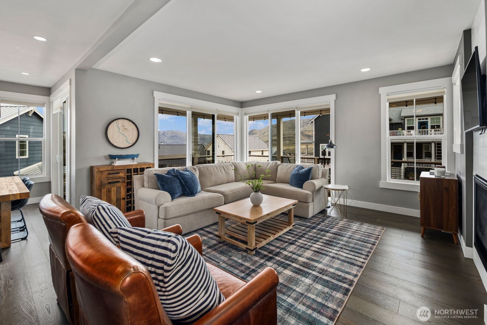 298 Bobcat Lane Chelan, WA 98816 - Photo 9 of 40 a living room with furniture and wooden floor