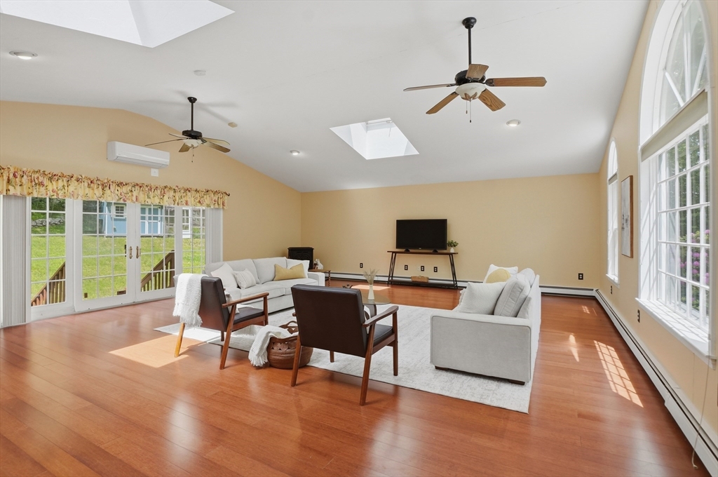 74 High Street Upton, MA 01568 - Photo 8 of 40