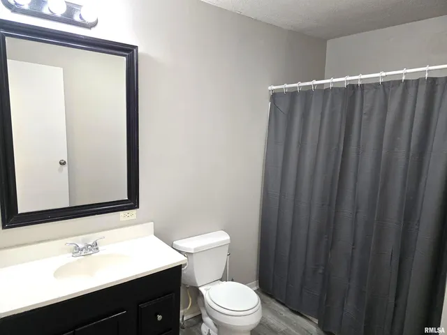 $124,900 | 121 East Main Street, Williamsville, IL 62693