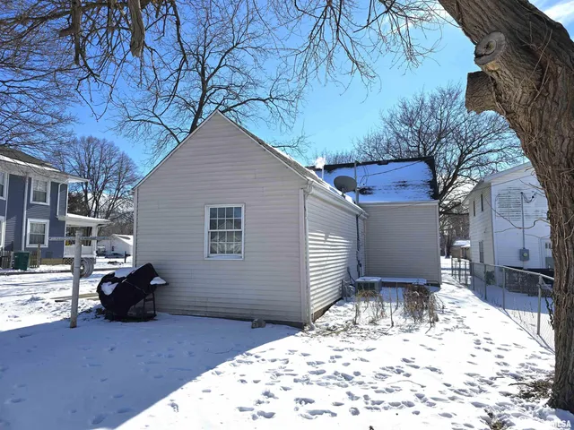 $124,900 | 121 East Main Street, Williamsville, IL 62693