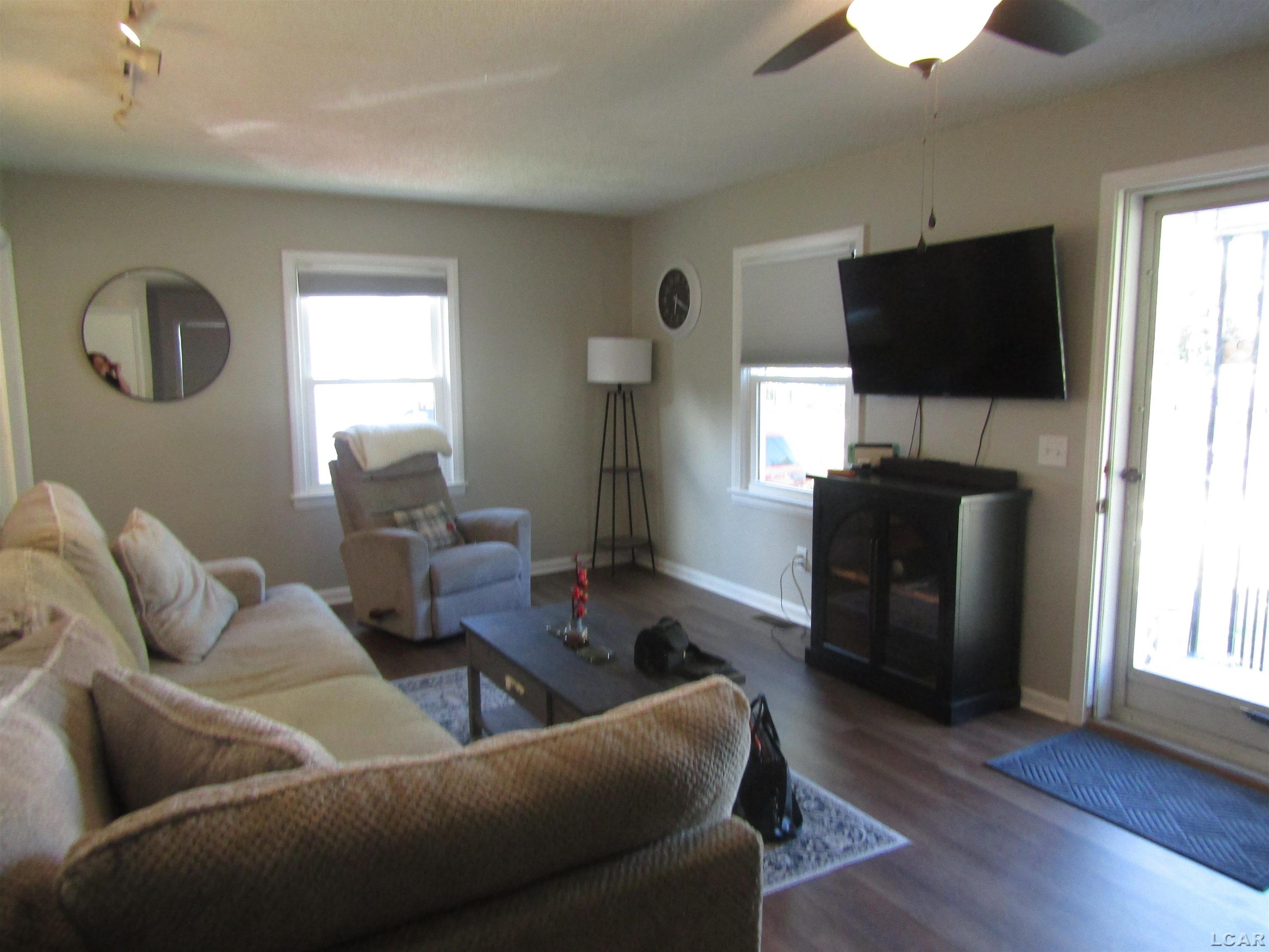 736 State Street Adrian, MI 49221 - Photo 5 of 24 50176218-531432f4-ad24-44ec-ad26-4f68e381a024.JPG