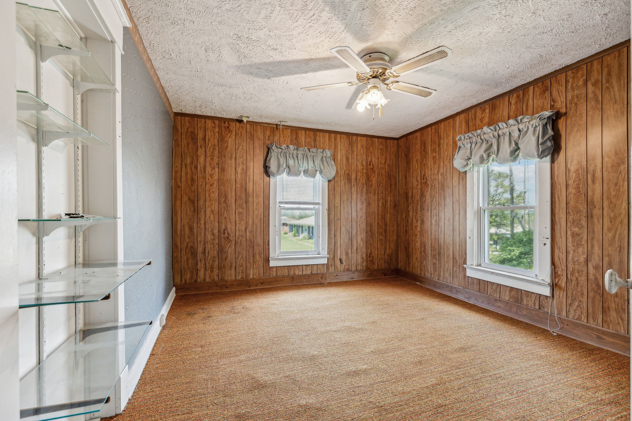 611 1st Avenue Mount Pleasant, TN 38474 - Photo 26 of 33 wooden floor in an empty room with a window