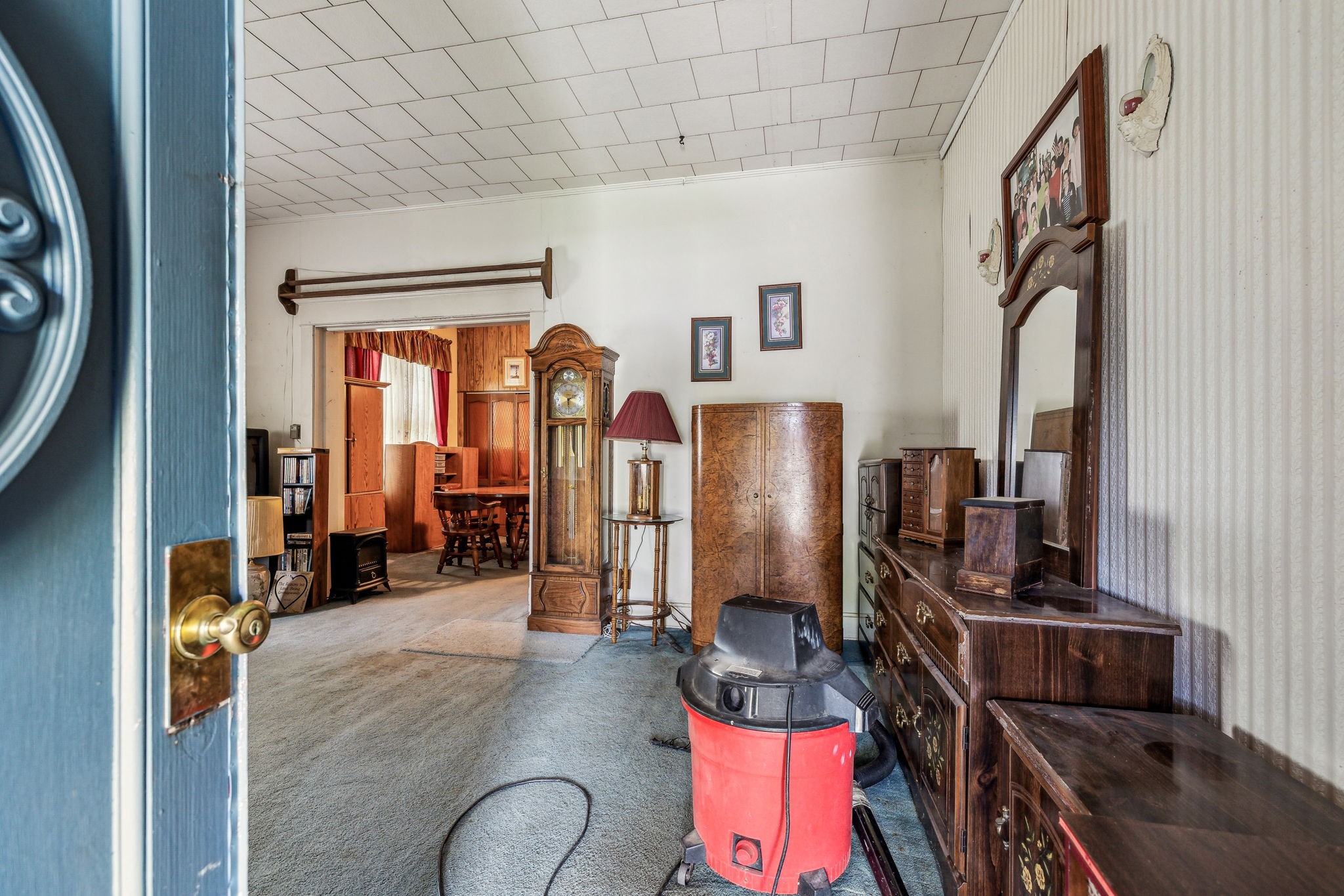 611 1st Avenue Mount Pleasant, TN 38474 - Photo 7 of 33 a view of a livingroom with furniture and furniture