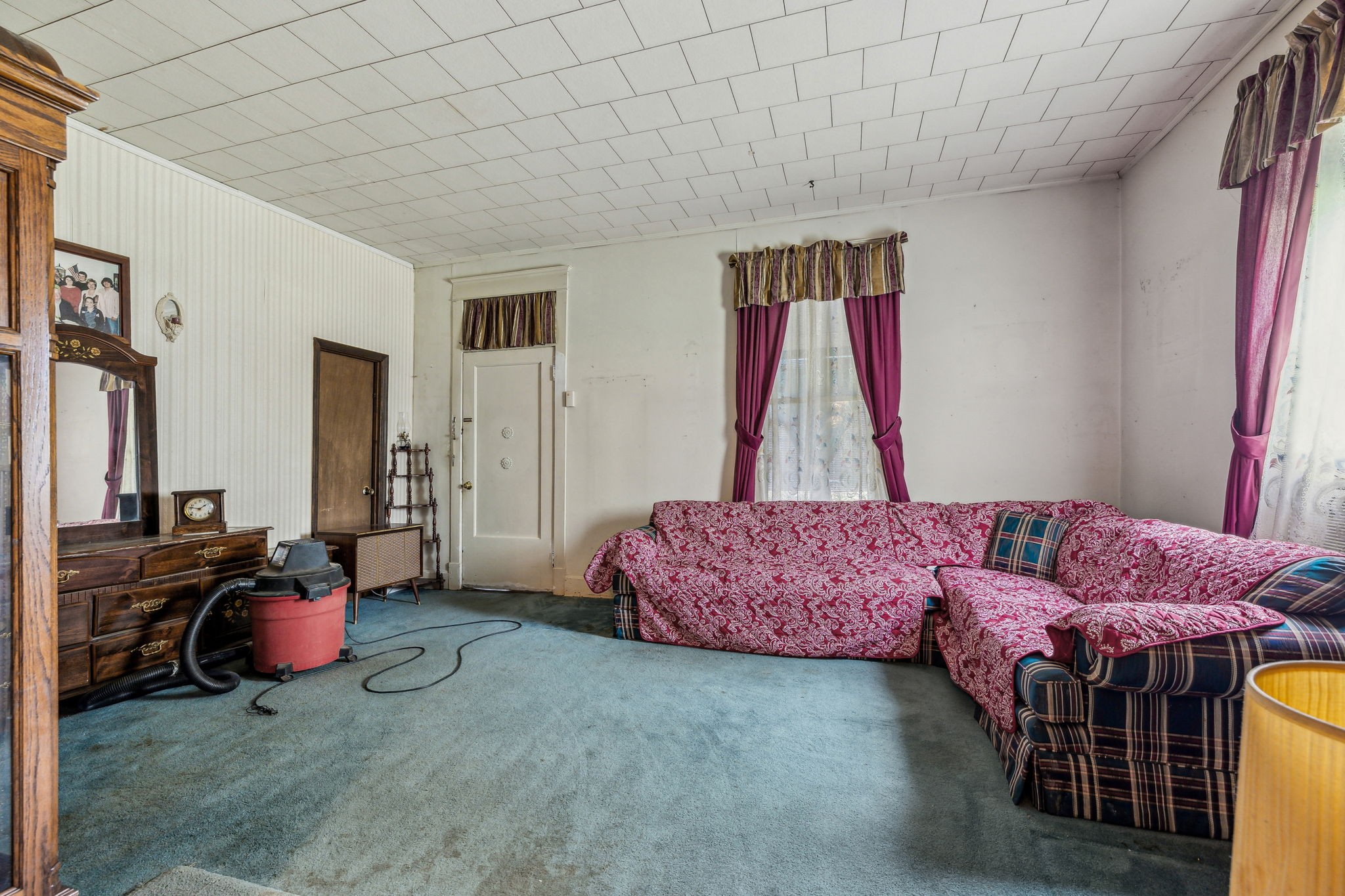 611 1st Avenue Mount Pleasant, TN 38474 - Photo 10 of 33 a bedroom with a bed and a window