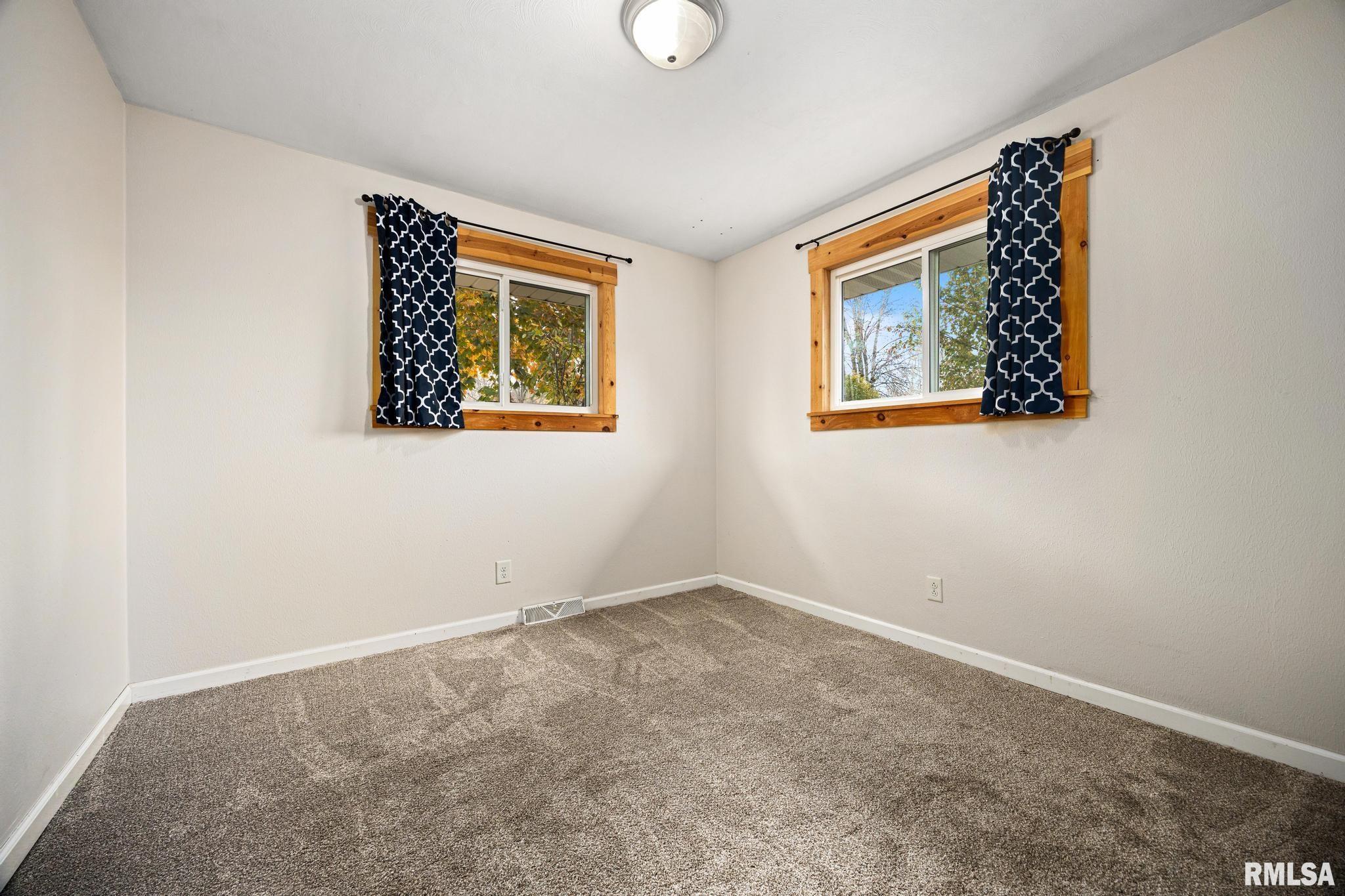 6311 North Riviera Court Peoria, IL 61614 - Photo 17 of 34