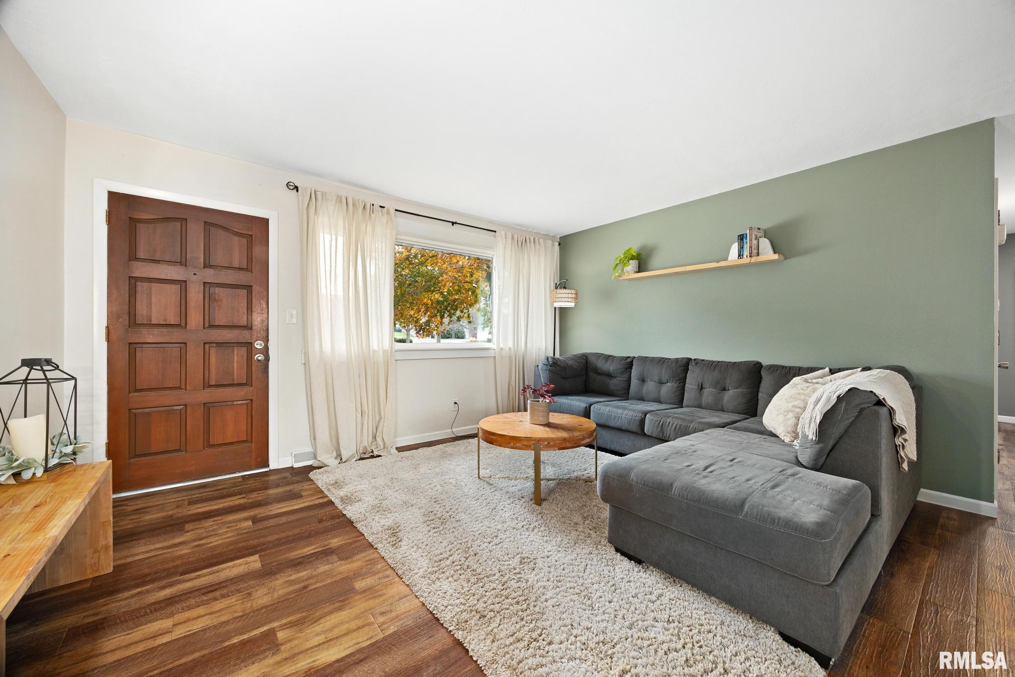 6311 North Riviera Court Peoria, IL 61614 - Photo 4 of 34