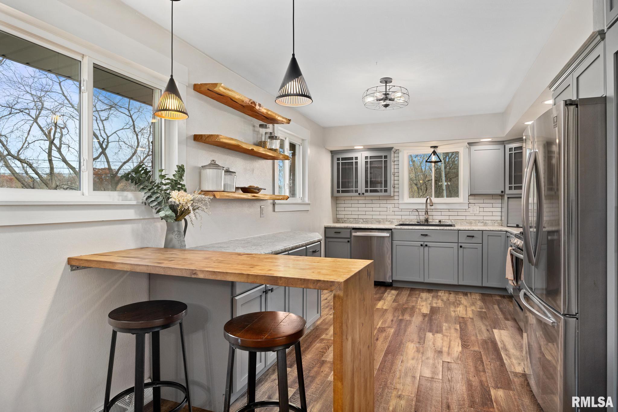 6311 North Riviera Court Peoria, IL 61614 - Photo 10 of 34