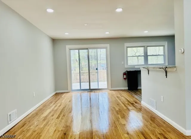 $4,350 | 50 Dolly Road, Parsippany, NJ 07054